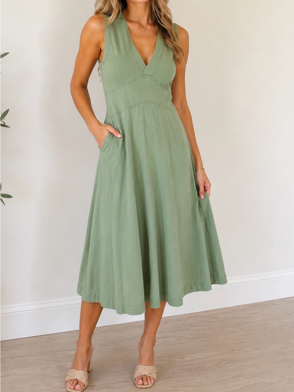 Zara Green Sleeveless V-Neck Midi Dress Seamed Waist Size Small